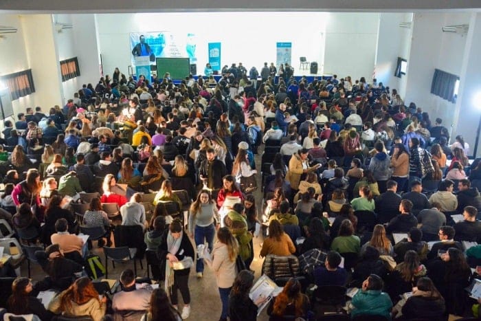 Más de 1.300 estudiantes rindieron examen para realizar residencias en Provincia
