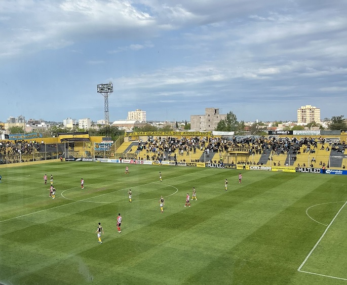 Federal A: Olimpo ganó 2 a 0 y está en la tercera etapa de la revalida