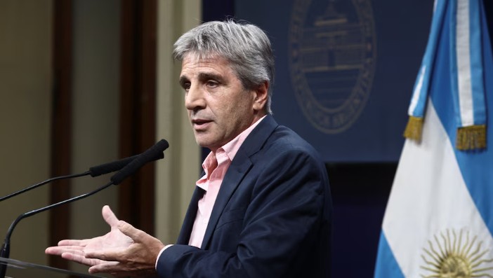 El Gobierno salió a recomprar bonos para bajar las tasas en pesos antes de la licitación por $12 billones