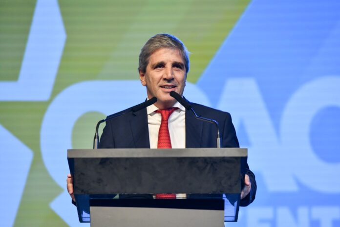 Desde el Gobierno aseguran que “no cambia en nada el programa económico”