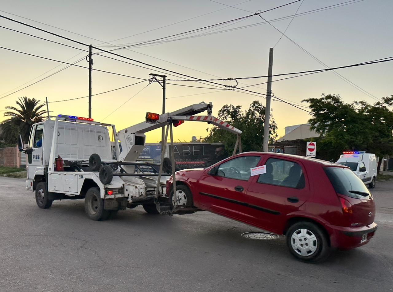 No tenía el seguro del auto e intentó sobornar a la policía