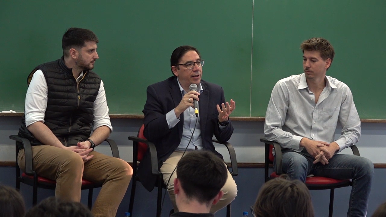 El subsecretario de Universidades de Nación, Alejandro Álvarez, disertó en la UNS