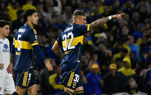 Con goles de Ayrton Costa y Cavani, Boca Juniors le ganó a Tigre y terminó como líder en su zona del Torneo Clausura