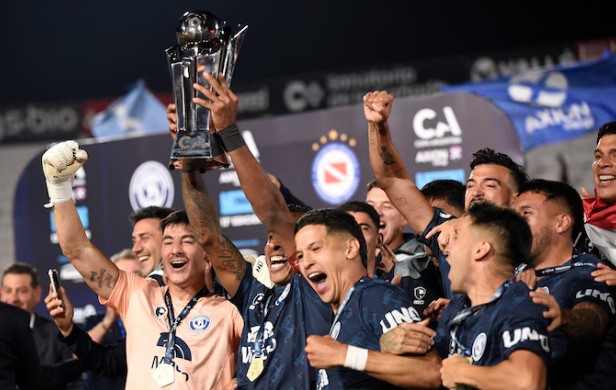 Independiente Rivadavia le ganó por penales a Argentinos y se coronó campeón de la Copa Argentina