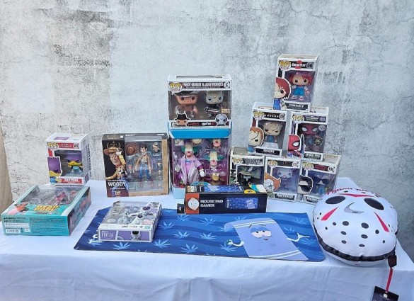 Recuperan figuras de colección que habían sido adquiridas a través de una estafa