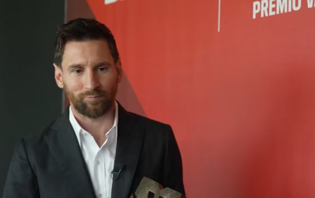 La emoción de Messi al recibir el premio como el jugador más querido de la historia del Barcelona