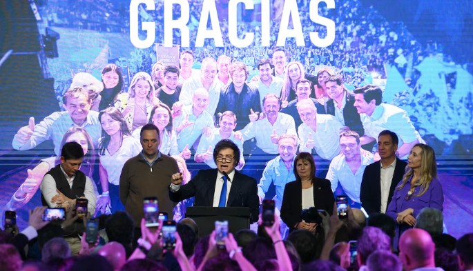 Javier Milei se reunirá hoy con el nuevo Gabinete tras un fin de semana de designaciones