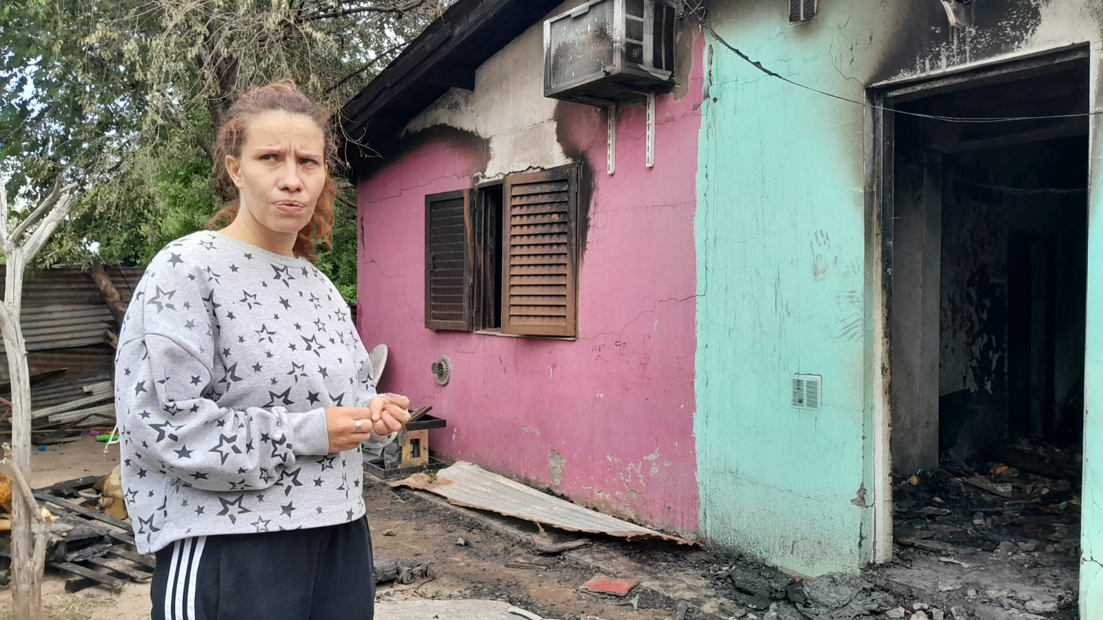 Se les prendió fuego la casa, perdieron todo y necesitan ayuda