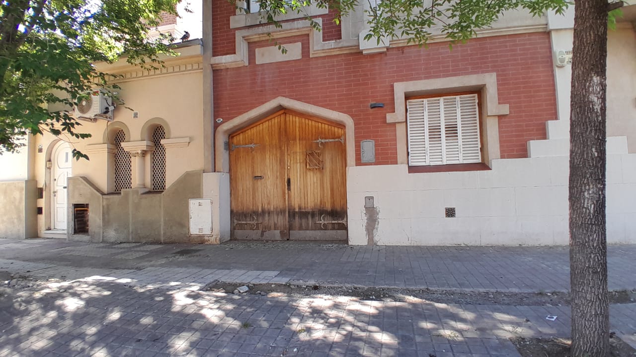 Violento robo: Delincuentes sorprendieron a un hombre cuando volvía de pasear a su perro