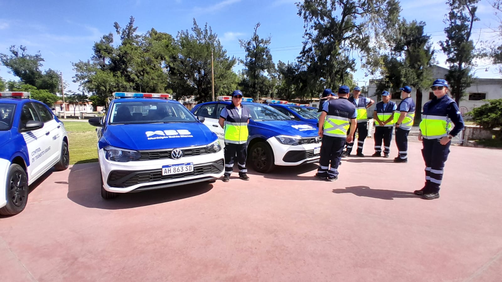 Se realizó la entrega de 10 vehículos para la Dirección de Tránsito