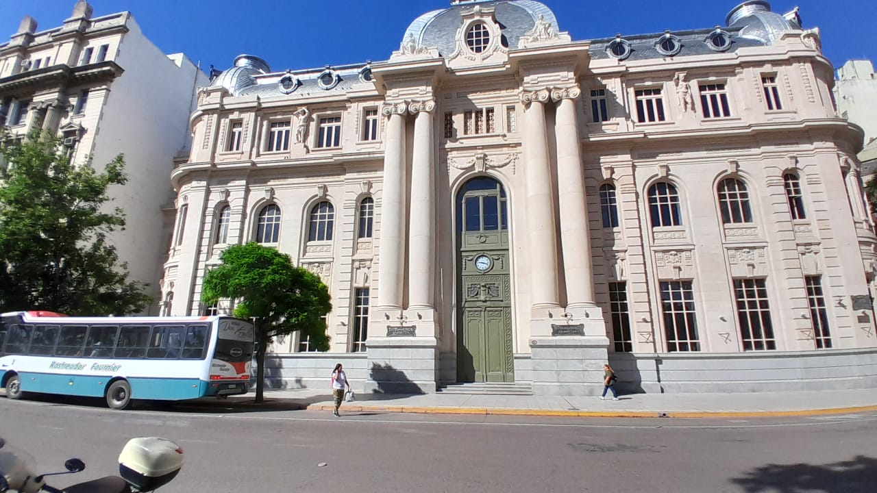 Avanzan los trabajos en la emblemática sucursal del Banco Nación