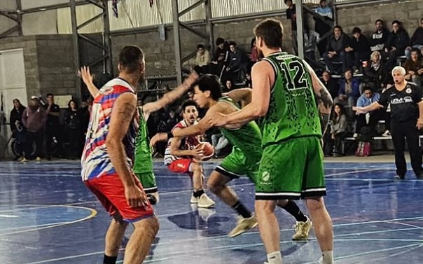 Quedaron armadas las semifinales de Segunda en el básquet local