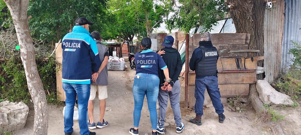 Esclarecen robo a salón de eventos y detienen a dos personas por encubrimiento