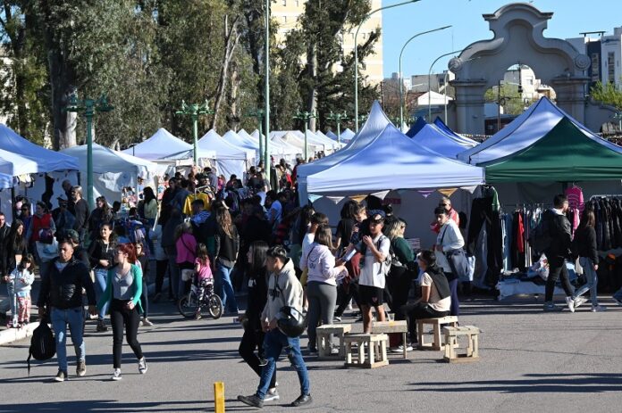 8 ferias en espacios públicos para recorrer el fin de semana largo