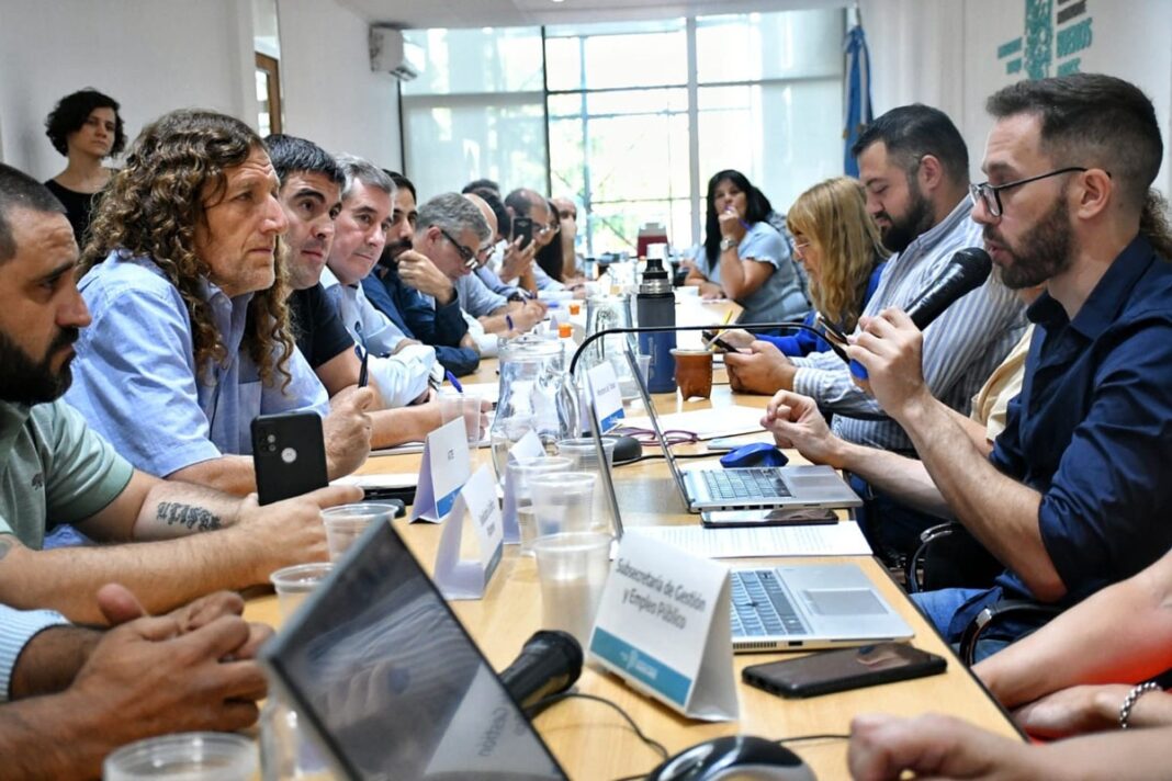 Paritarias bonaerenses: el Gobierno y convoca a los gremios estatales para el martes 18
