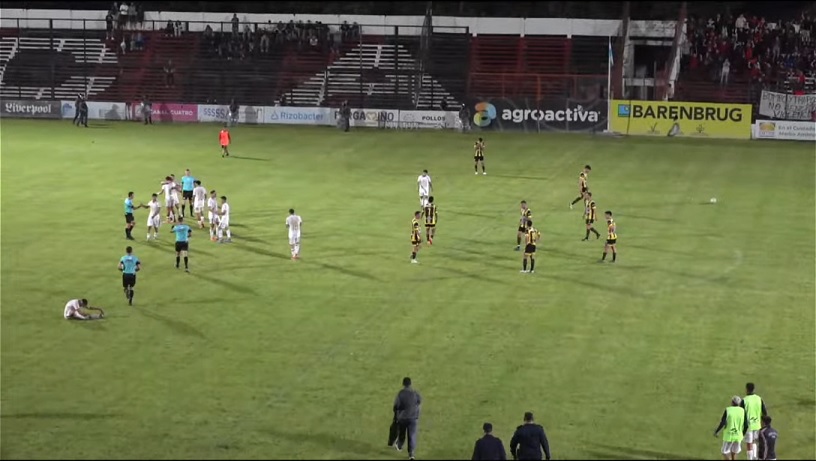 Olimpo sufrió una dura goleada ante Douglas en la Reválida del Federal A