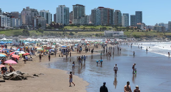 Cuáles fueron los destinos más elegidos y cuánto gastaron los argentinos durante el fin de semana largo