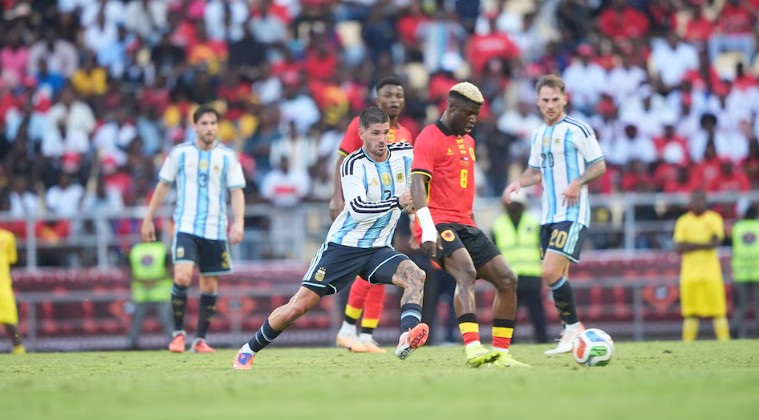 Con goles de Messi y Lautaro Martínez, Argentina derrotó a Angola en su último partido del año