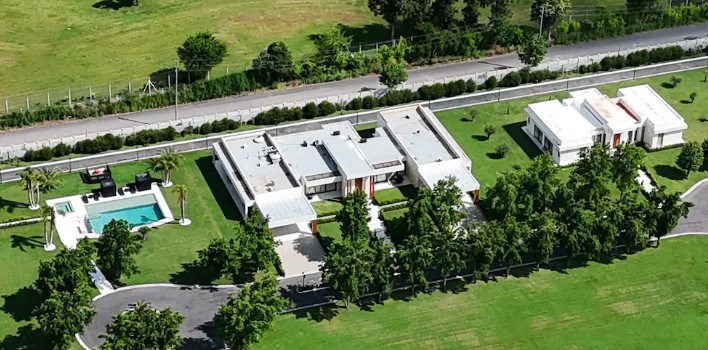 Encuentran 54 vehículos de alta gama en un galpón de la mansión de Pilar adjudicada a presuntos testaferros de “Chiqui” Tapia