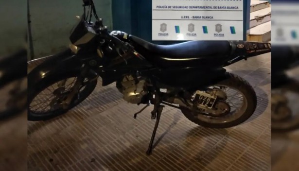 Tres aprehendidos por el robo de una moto