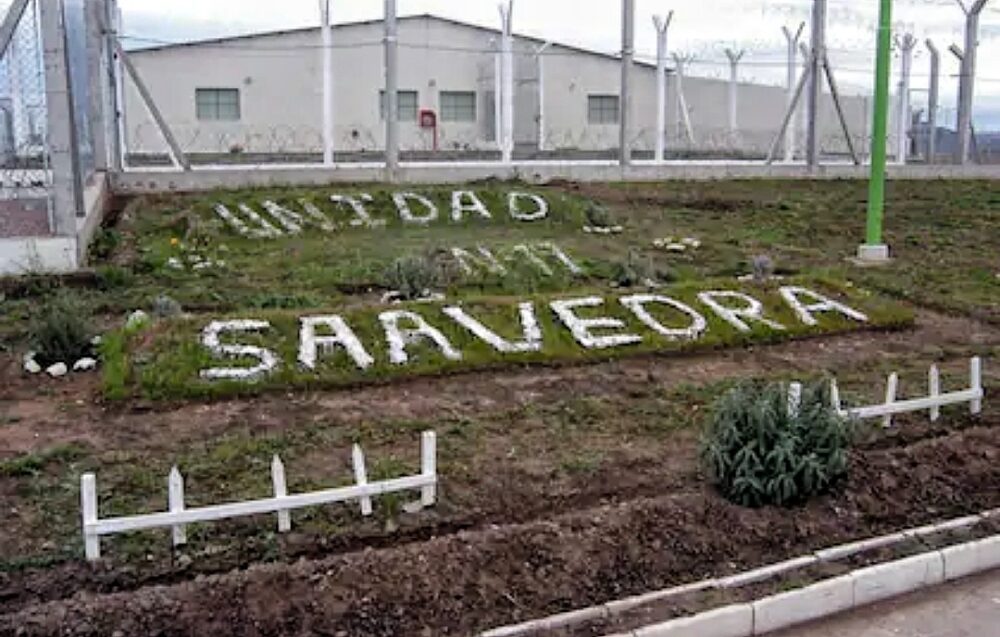 Allanan la cárcel de Saavedra, el Penal de Bahía Blanca y una vivienda por una extorsión