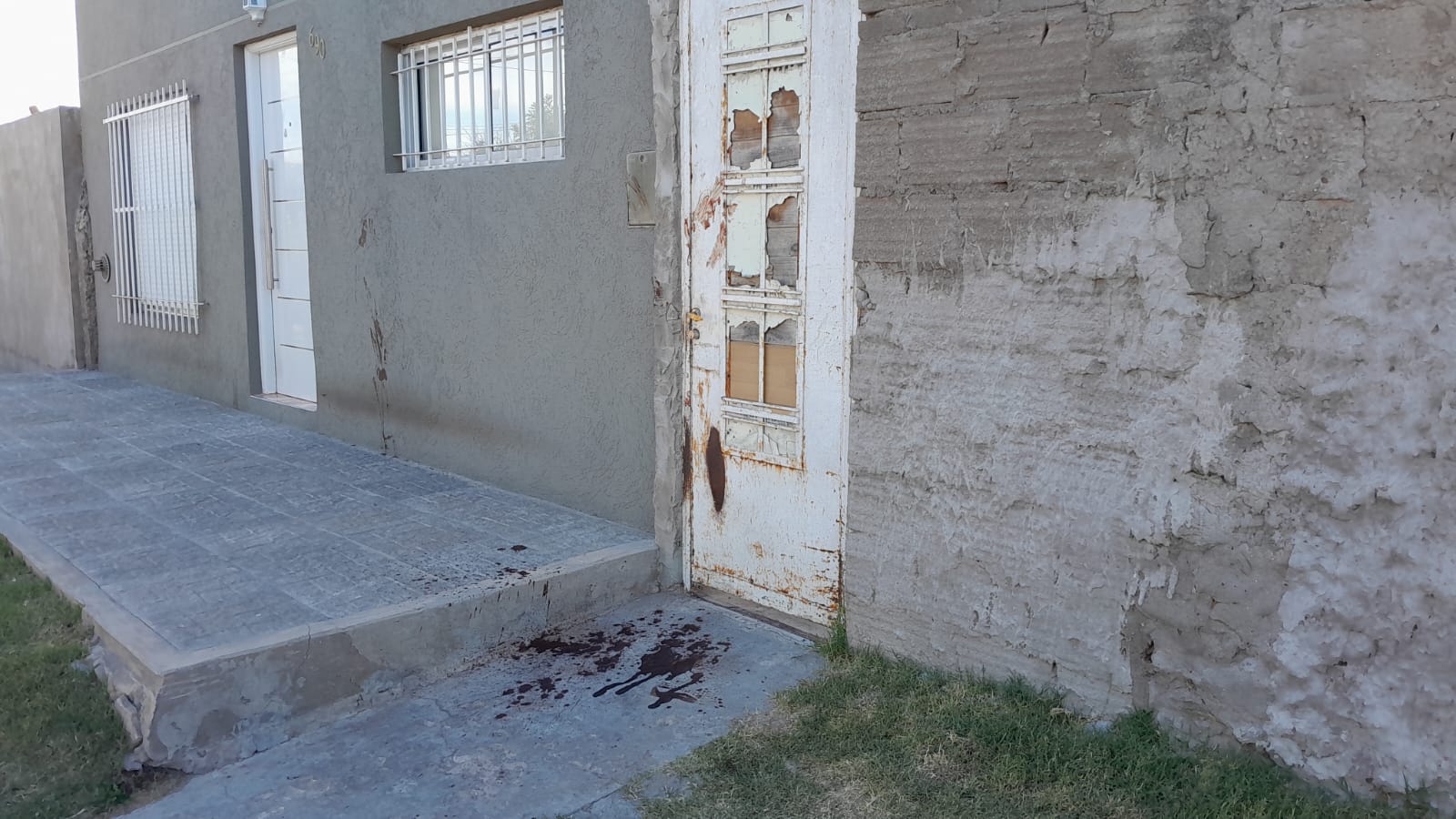 Coulin al 600: así quedó la vivienda donde un hombre asesinó a su hermano tras una violenta discusión familiar