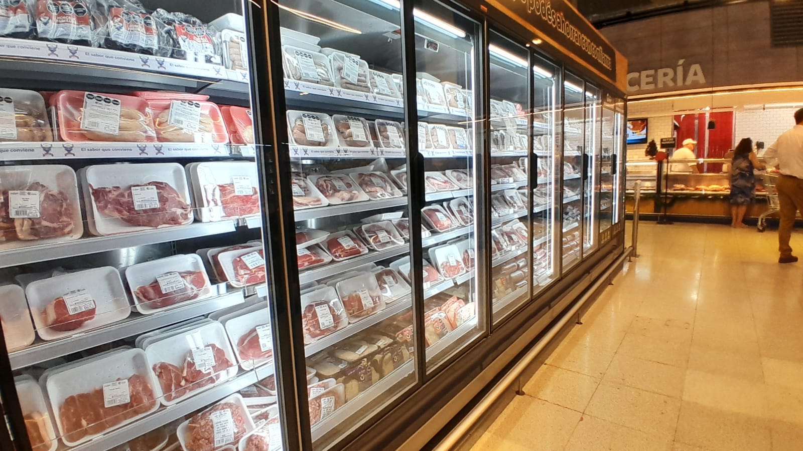 Después del incendio, volvió a funcionar al 100% de su capacidad el Hiper de Aguado