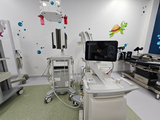 Salud entregó un tomógrafo y dos Arcos en C al hospital Penna