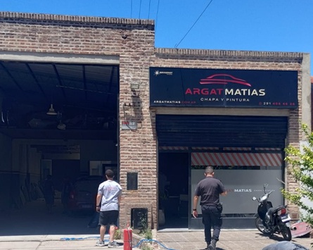 Una caldera tomó fuego en un taller de chapa y pintura