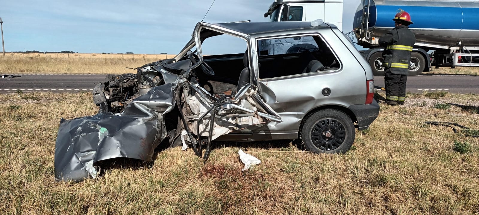 Choque en la Ruta 33: dos jóvenes heridos tras chocar contra un camión