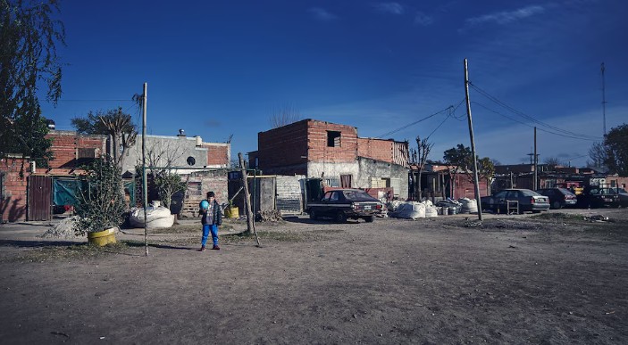 Para la UCA, las mediciones del Indec sobreestimaron la reducción de la pobreza iniciada en 2023