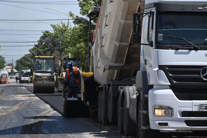 Cierre al tránsito vehicular en calle Sixto Laspiur