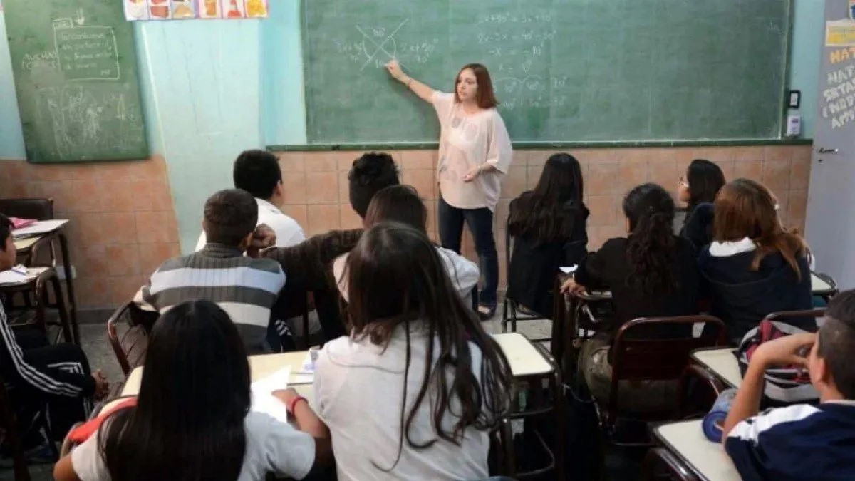 Informe del CONICET: en Bahía Blanca casi 3 de cada 10 adultos no terminaron la secundaria