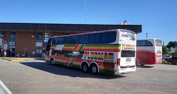 Chofer habría cerrado mal la baulera y siete familias perdieron todo su equipaje