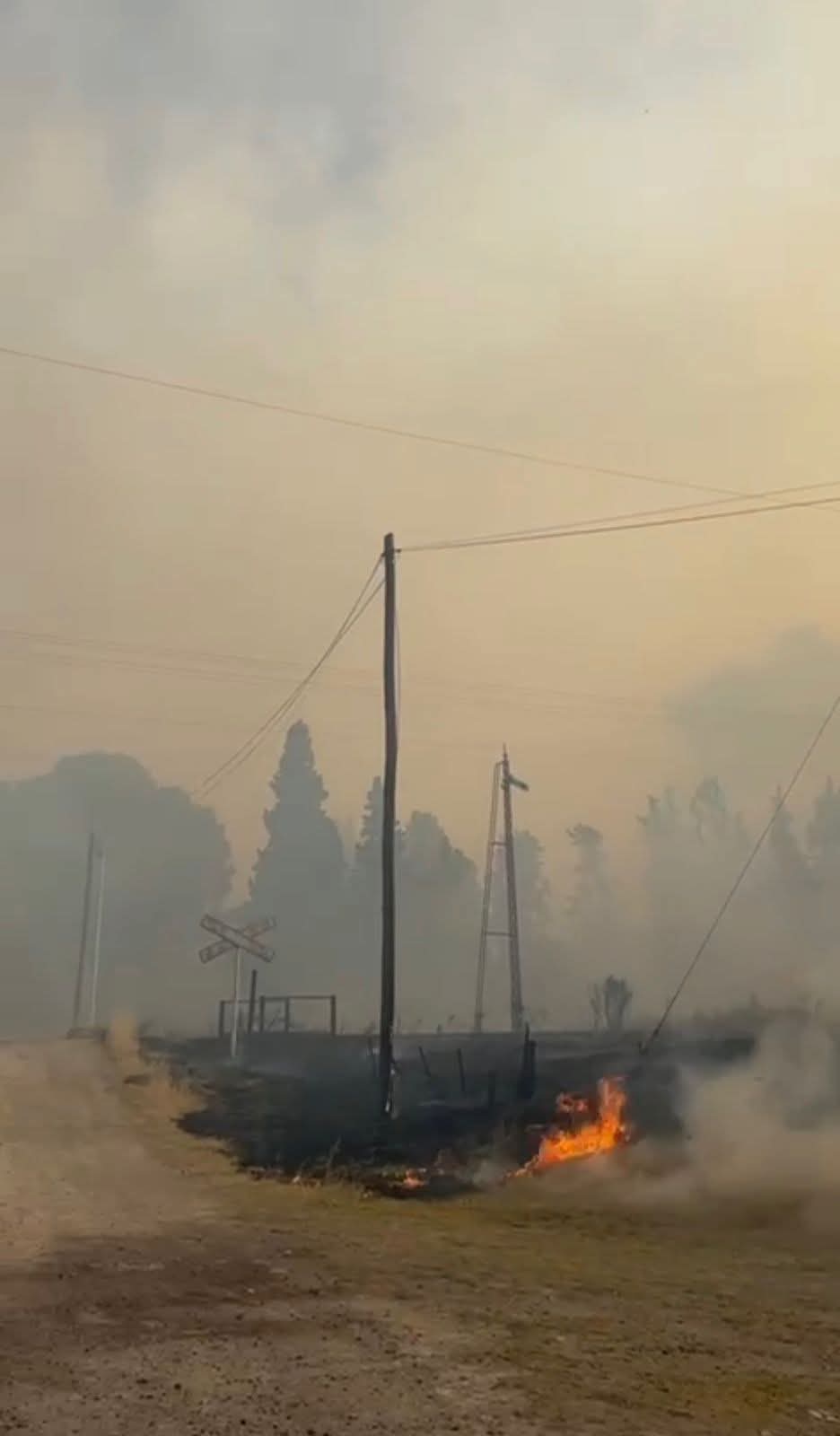 Incendios en Villarino: Bomberos de Médanos solicitan maquinaria y camiones con agua