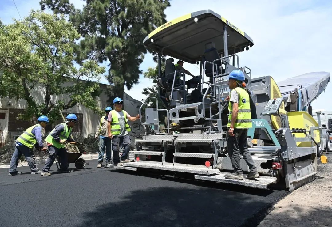 El Municipio inició la repavimentación de calle Donado en el tramo Falcón–Emilio Rosas