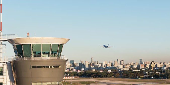 Vuelos en alerta: venció la conciliación obligatoria de los controladores aéreos y habrá medidas de fuerza en febrero