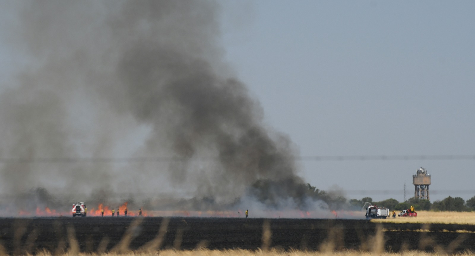 Unas 350 hectáreas se prendieron fuego en el Aeropuerto Comandante Espora