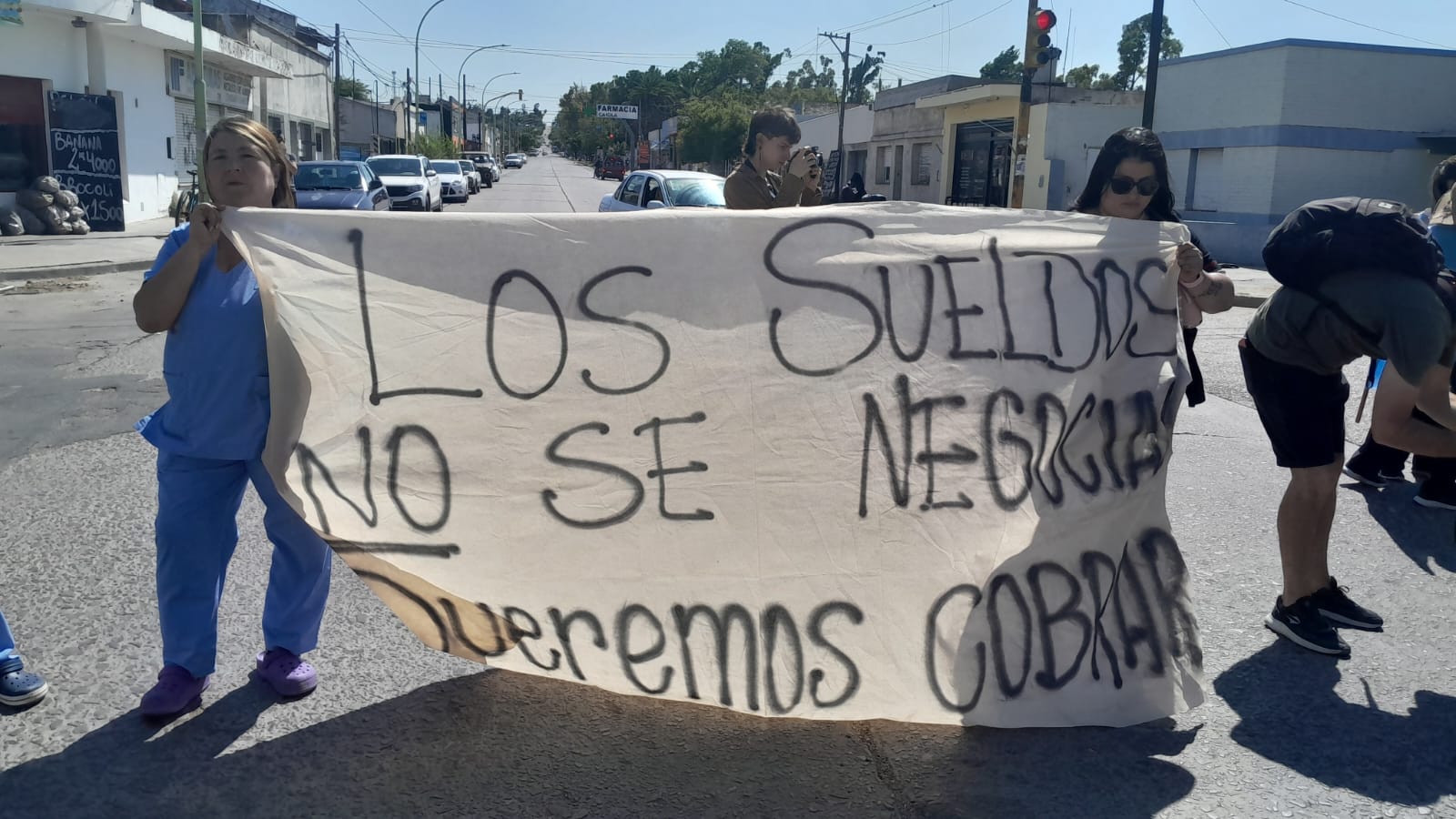 Indignación y angustia de los trabajadores del Hospital Italiano por la falta de pago de sus sueldos