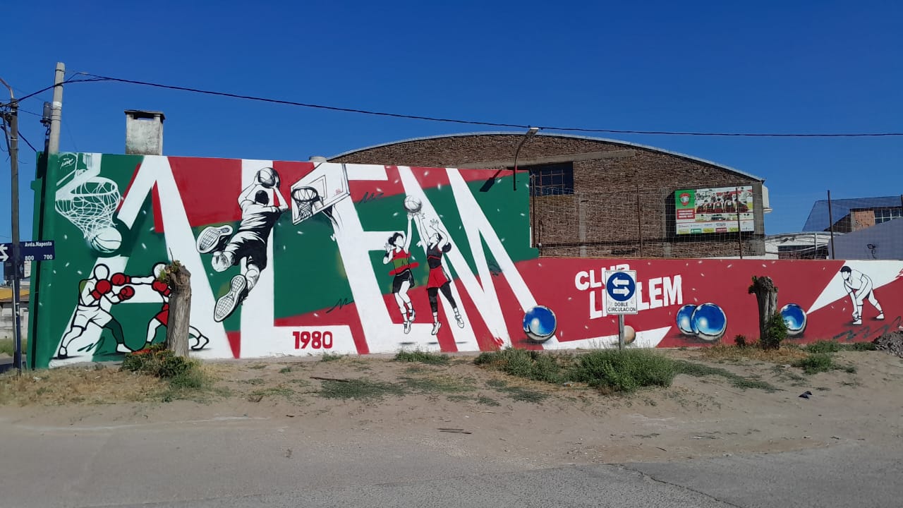 El club Alem le dio una nueva cara a su paredón con un mural que enmarca todas sus disciplinas