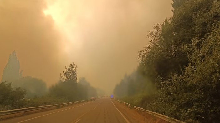 Incendios en Chubut: evacuaron otra localidad cercana a El Hoyo y volvieron a cerrar un tramo de la Ruta 40