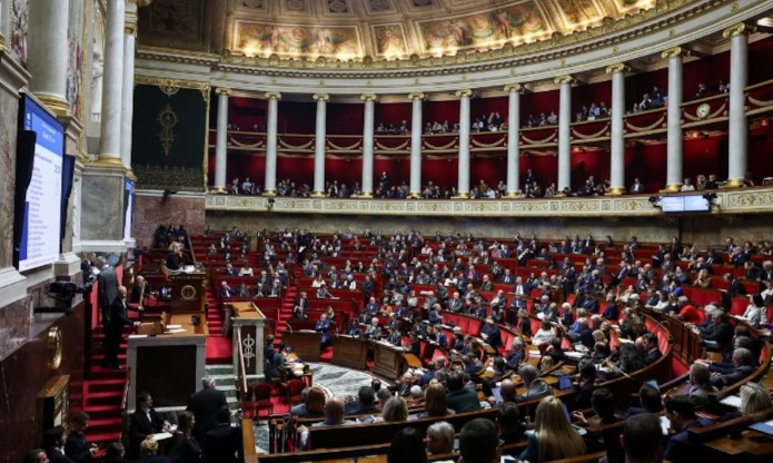 La Asamblea Nacional de Francia aprobó un proyecto de ley que prohíbe el acceso a las redes sociales a menores de 15 años