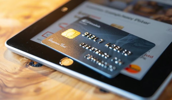 Alerta por estafas en las vacaciones: cómo evitarlas al momento de pagar con tarjeta y QR