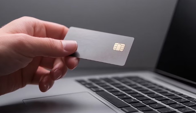 Cómo pedir la devolución del 30% de impuestos por gastos en dólares con tarjeta en el exterior