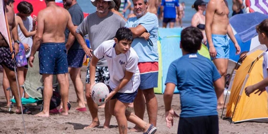 Monte Hemoso: en febrero continúa la temporada deportiva en la playa