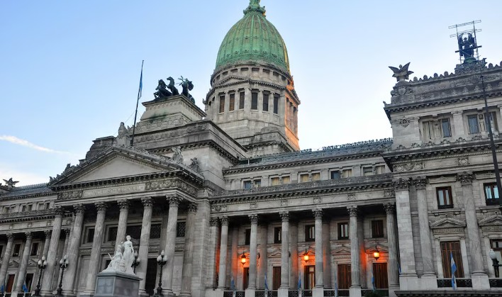 El Gobierno prorrogó las sesiones extraordinarias para tratar el financiamiento universitario