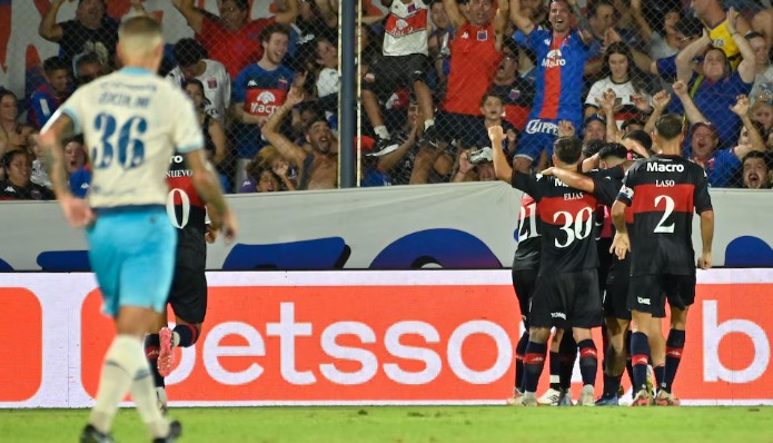 Racing perdió 3-1 con Tigre y lleva tres derrotas seguidas en el Torneo Apertura