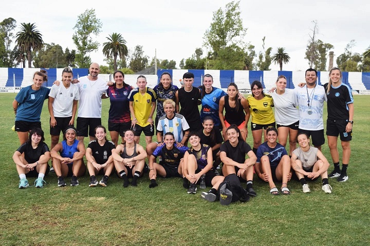 El Femenino entrena con vistas a la Fase Final del Torneo de Selecciones