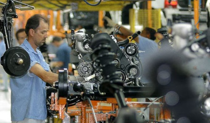 La industria repuntó en diciembre pero persiste el estancamiento, según la UIA