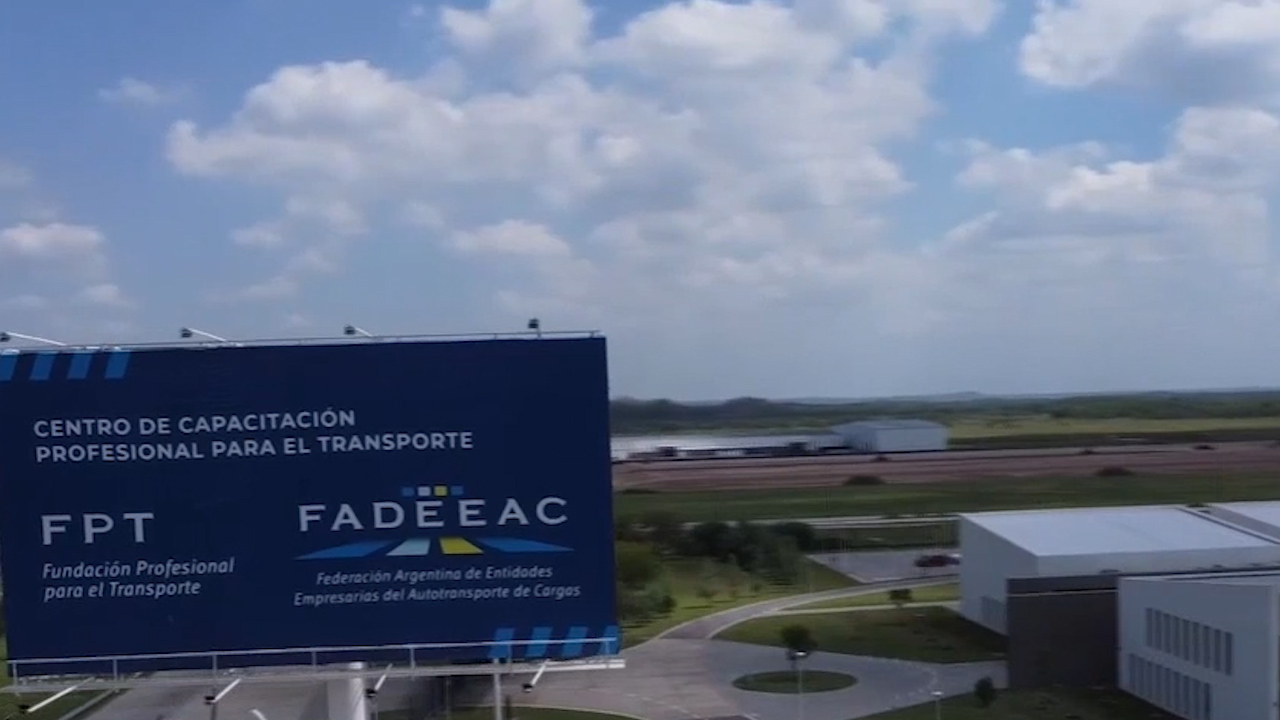 Buscan profesionalizar al sector del transporte de cargas